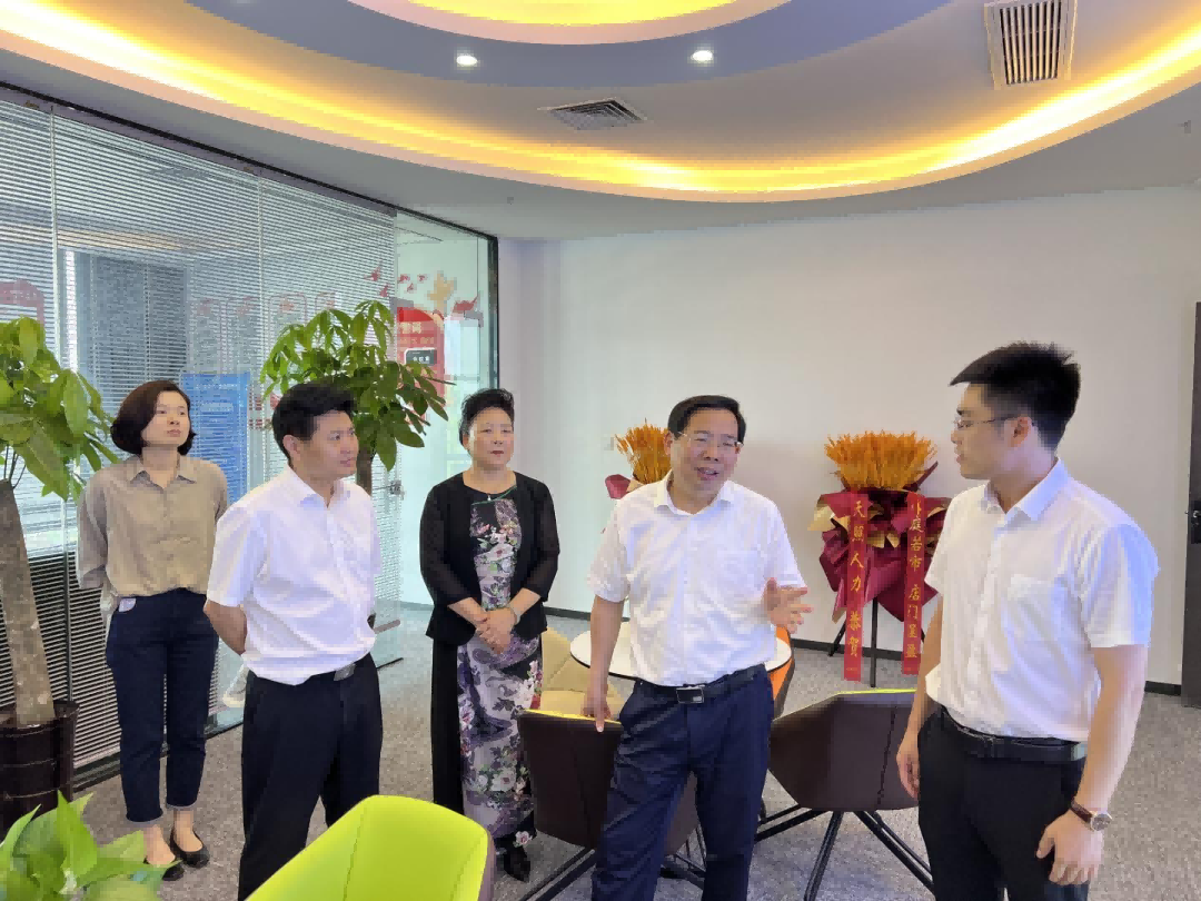 阜阳市政协副主席顾恒中莅临我司视察指导工作